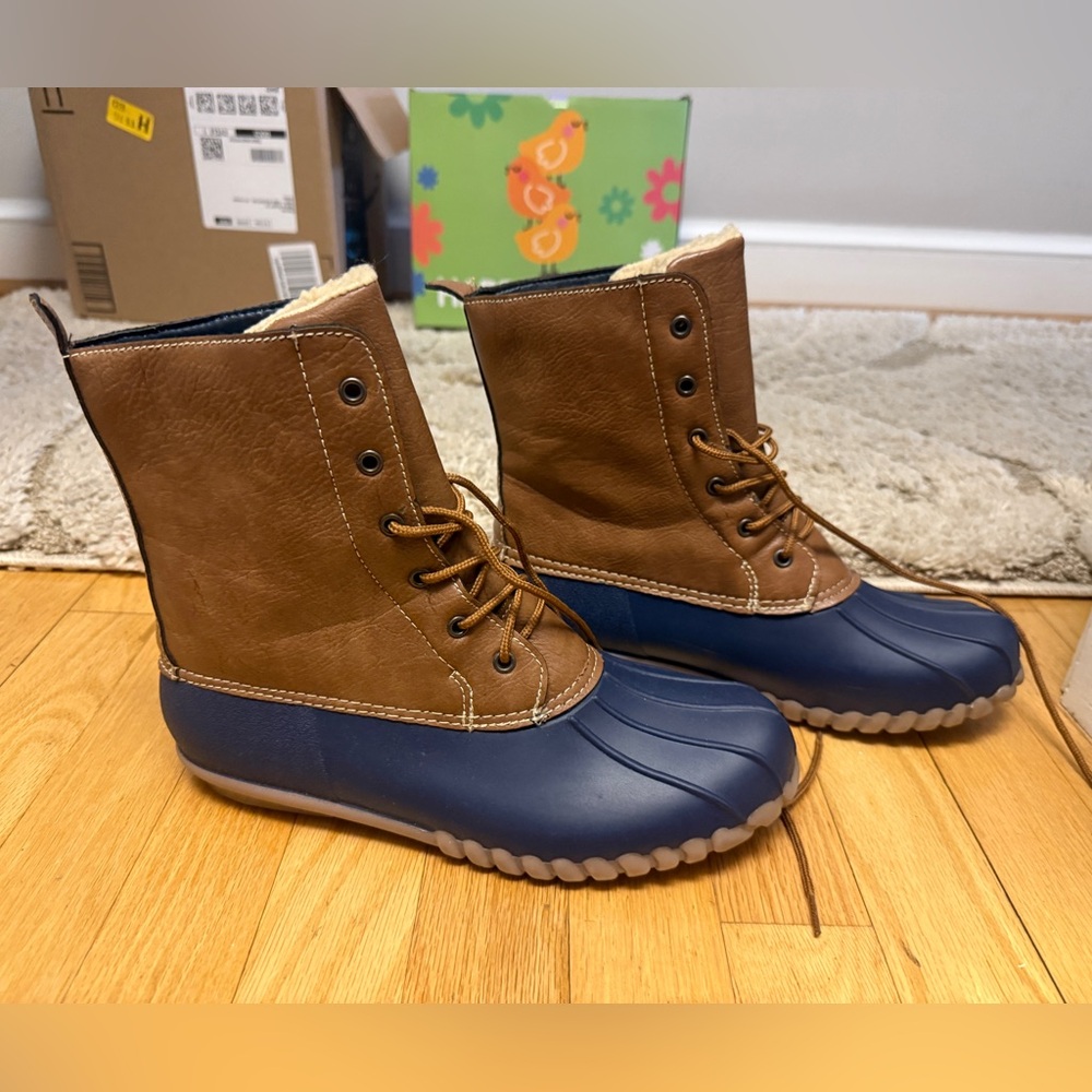 BareTraps, Women's Falin Waterproof Duck Boots, 8M, Brown, Navy NWOT